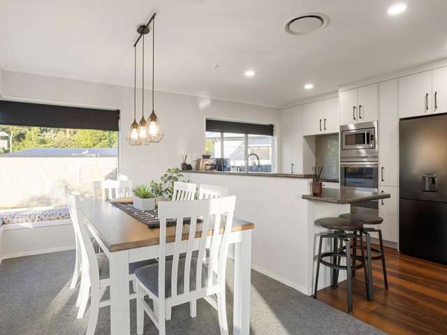 2 Brookbank Place Glenview_3