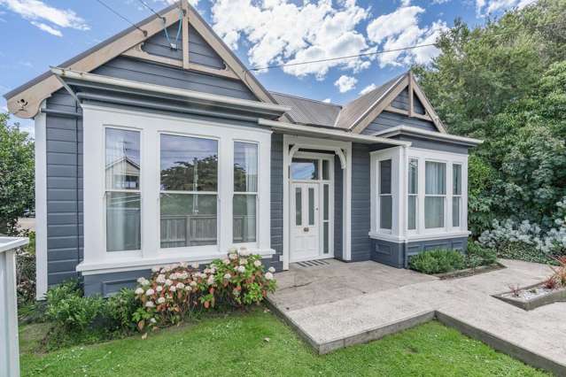 Spacious Family Living in Sought-After Mornington