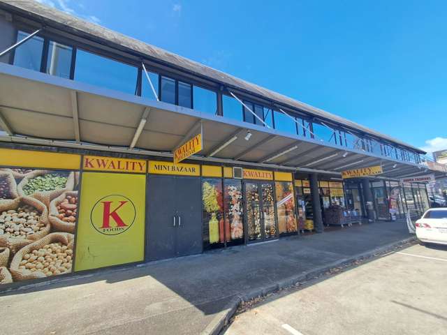 PAPATOETOE 684M² LARGE FORMAT