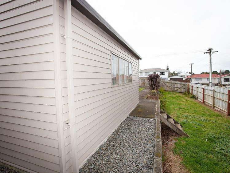 65 Strange Street Waitara_19