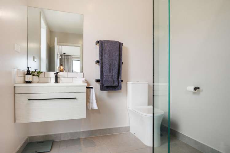 4 Sardinia Grove Fitzherbert_18