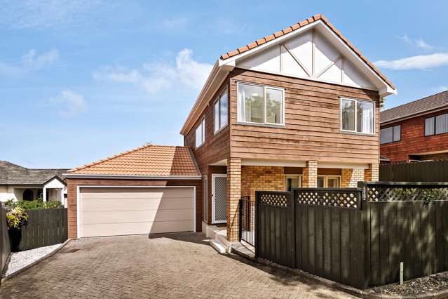 1/205 Abbotts Way Remuera_1