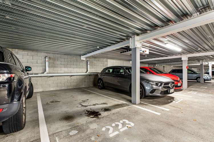 211/8 Thompson Park Road Mount Wellington_15