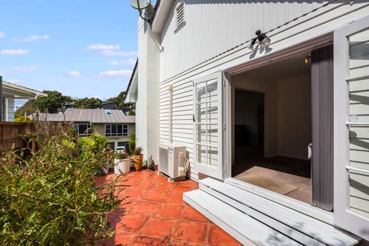 8 Chisbury Street Churton Park_12