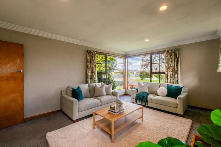 132 Lamond Street East_5