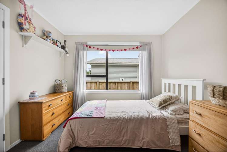 53 Cambridge Road Riverhead_13