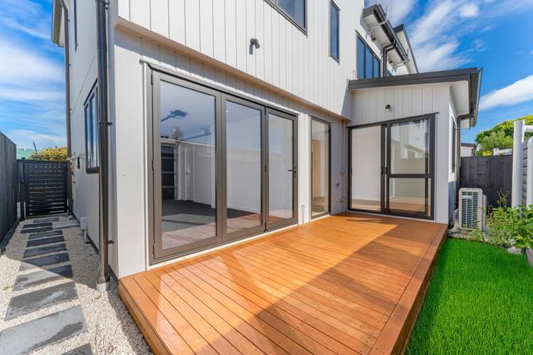 8D Rowan Terrace Te Atatu South_15