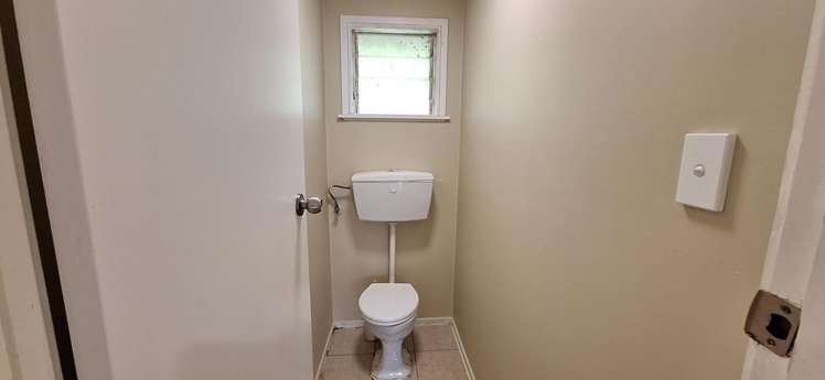 31 Kingdale Road 11401_8