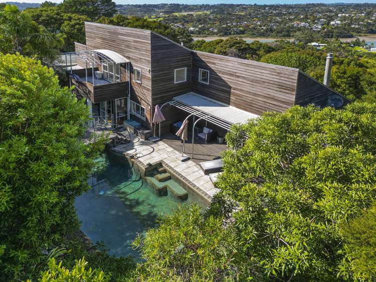 32 Te Araroa Drive Paremoremo_14