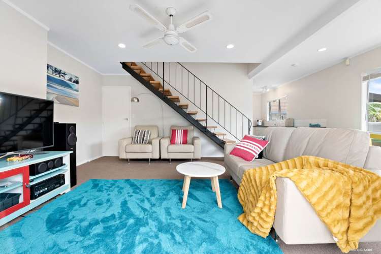 2/109 Wattle Farm Road Wattle Downs_8