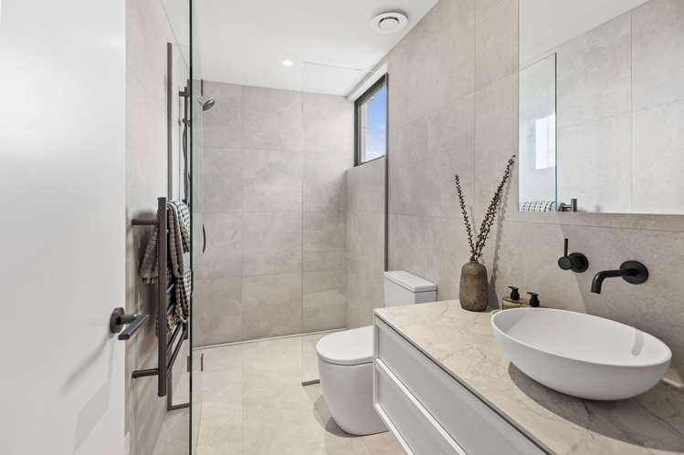 2/22 Clissold Street Merivale_19