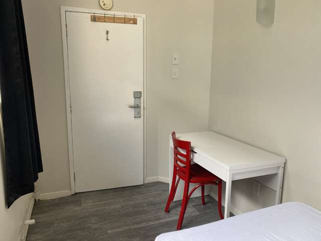 Room GE/35 Vivian Street 2185_4