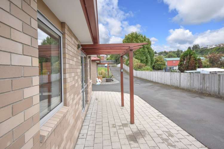 66f Law Street Caversham_15