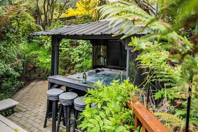 5 Lady Bell Grove Lowry Bay_2