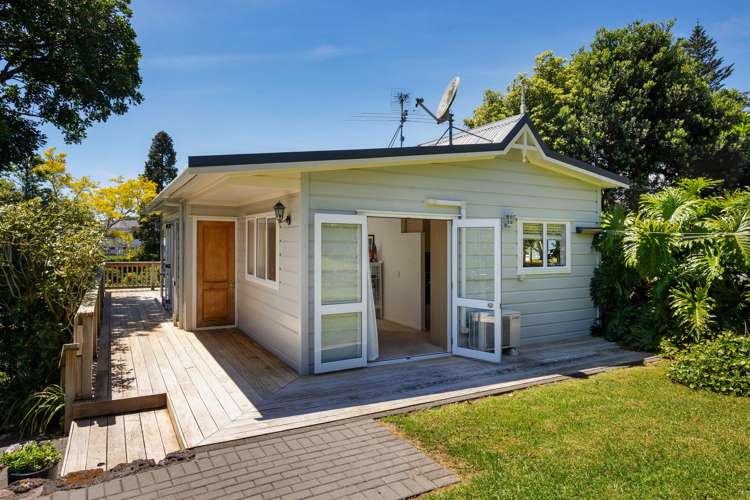 707 & 707B New North Road Mount Albert_51