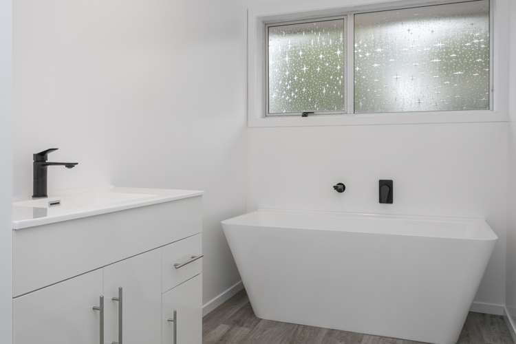 22 Macdonell Street Hilltop_19