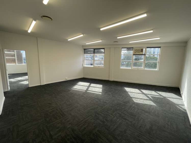 53 Davis Crescent Newmarket_2