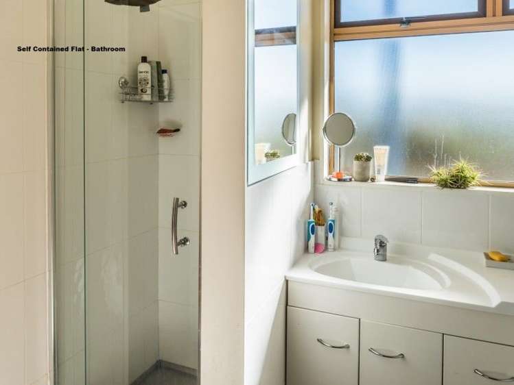 1 Beavis Lane Karori_16