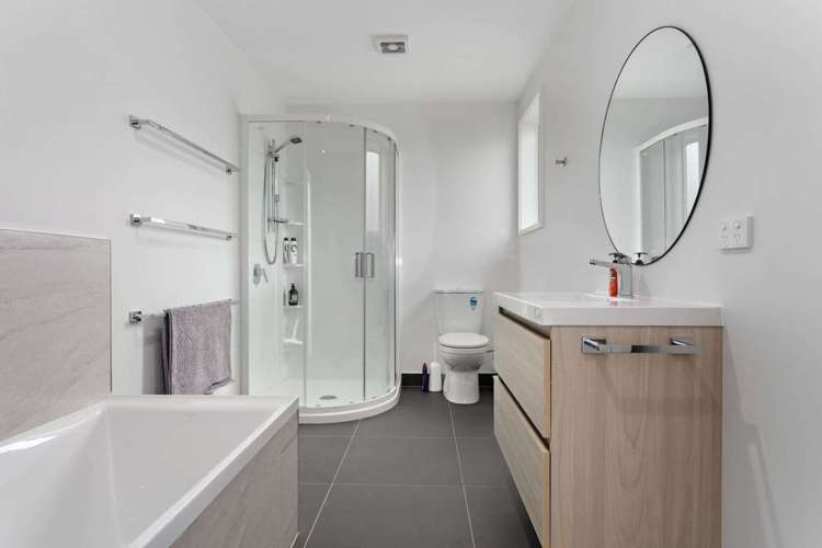 24 Rawinia Place Te Kaha_21