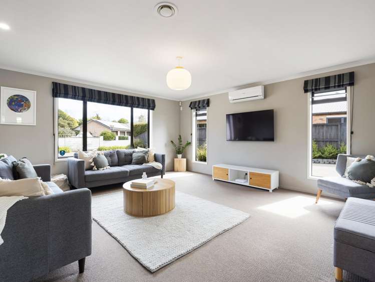 28 Somerton Drive Huntington_10