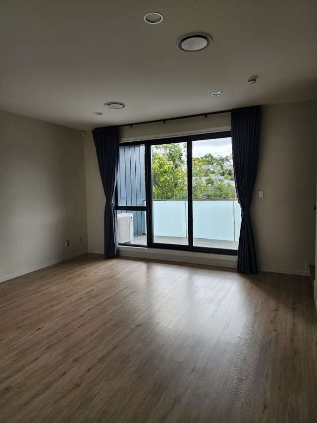 22D Totaravale Drive Totara Vale_3