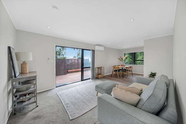 2/13 Rukumoana Place Clendon Park_2