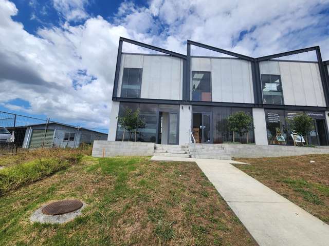 100 sqm High-Visibility Westgate for Lease