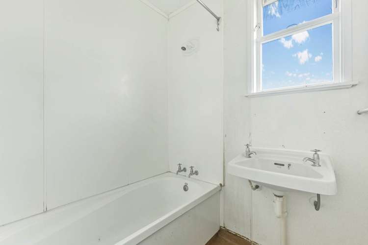 69 Alexander Crescent Otara_10