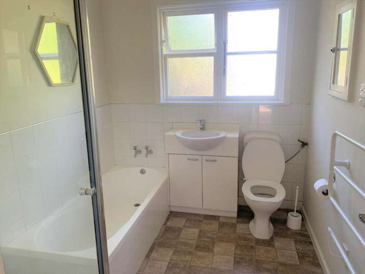 38 Hollyford Avenue Bryndwr_10