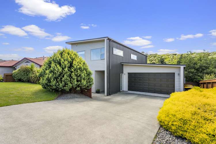 51 Te Puia Drive Aotea_1