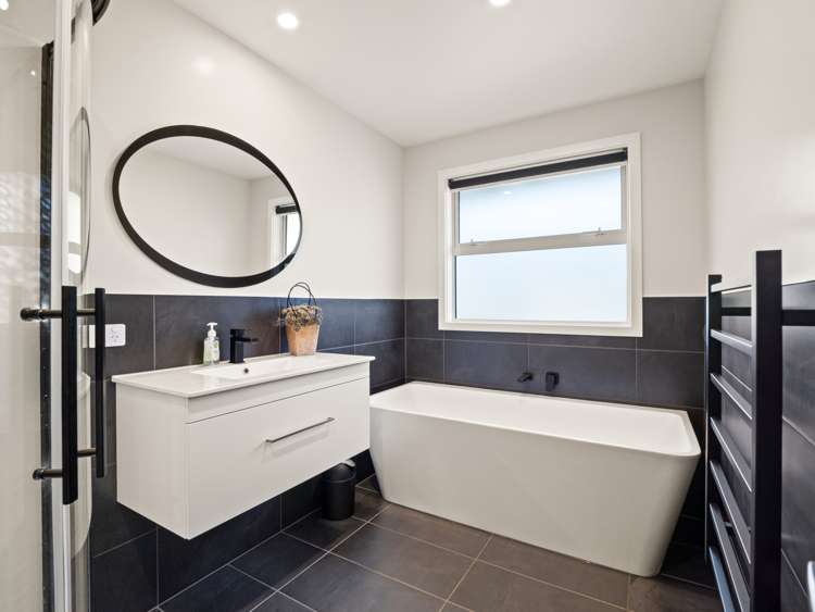 2 Chatham Street Waihola_13