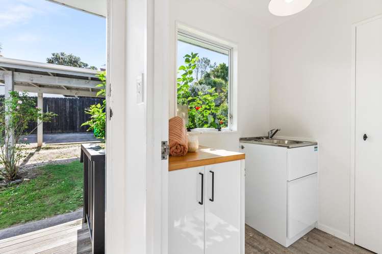 41 Meadowvale Rise Titirangi_30