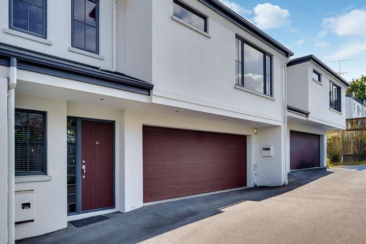 2/5a Opoia Road Hamilton East_14