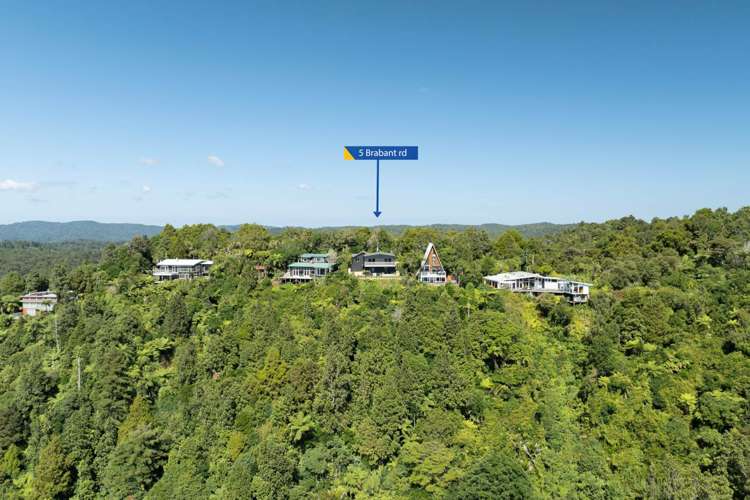 5 Brabant Road Waiatarua_23