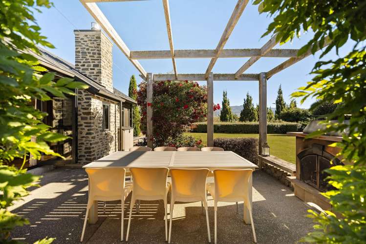 20 Sledmere Drive, Quail Rise_2