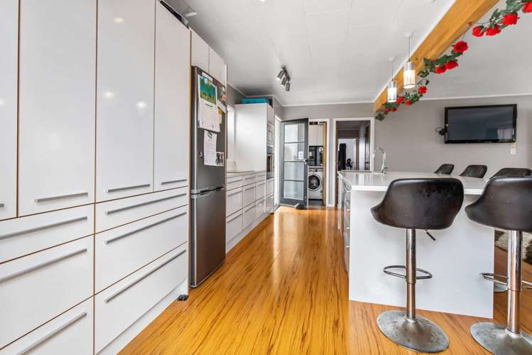 7 Anglers Way Wattle Downs_10