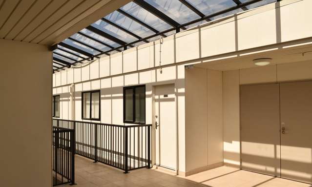 2 Bedroom, 2 Bathroom with carpark in the heart of Newmarket