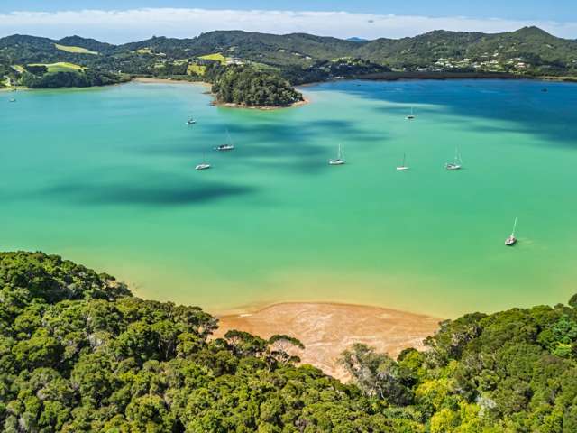 Kanuka Grove Russell_2