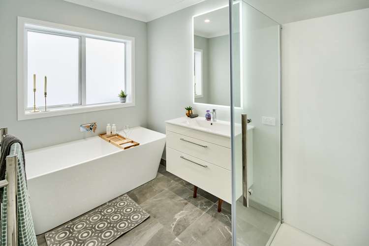 107 Queen Charlotte Drive Aotea_17