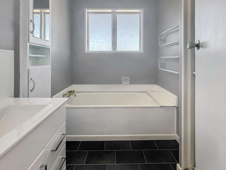 349 Kimbolton Road 10643_9