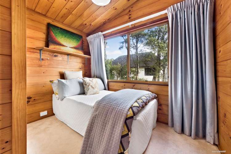 36 Highland Avenue Titirangi_12