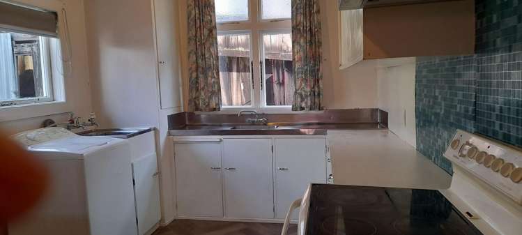 86 Toi Toi Street Toi Toi_3