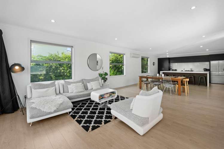 6 Law Street Wainui_6