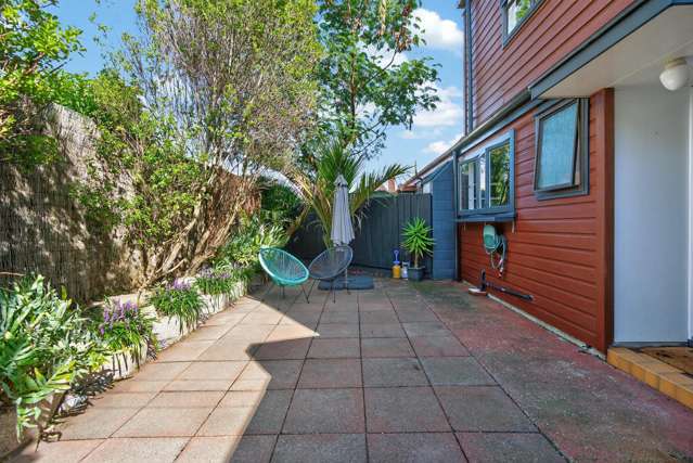 3B Pukatea Street Eastbourne_1