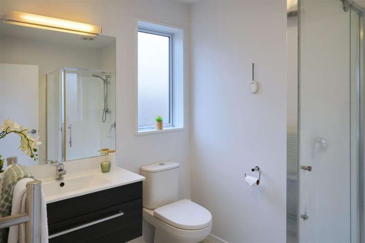 1/16 Strowan Road Strowan_12