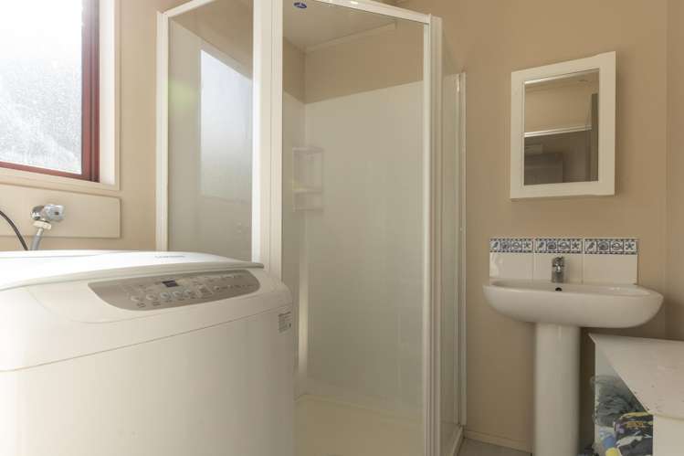 16 Hoani Place Kuratau_15