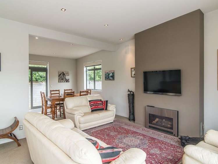 2/61 Severn Street Island Bay_2