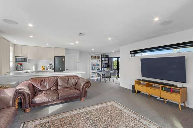 27 Momorangi Crescent Redwood_4