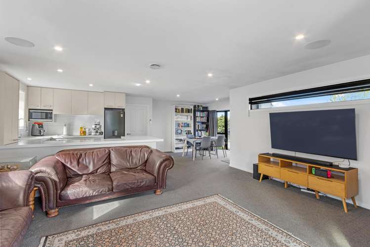 27 Momorangi Crescent Redwood_4