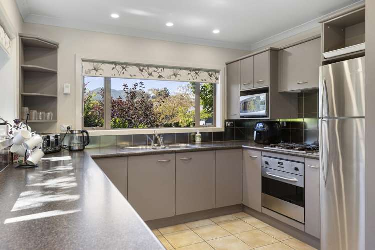 1 Birchwood Lane Hilltop_7